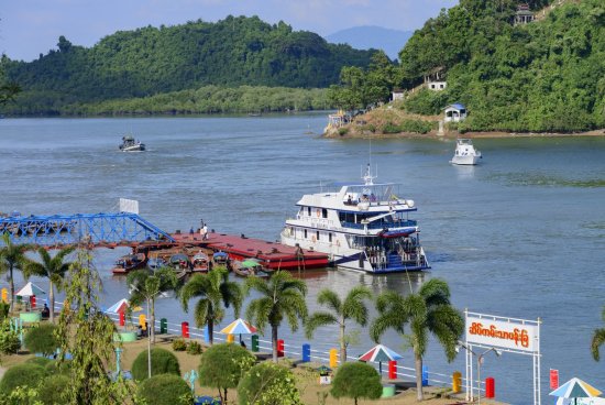 lomadivingkhaolak_01kawthaungpier.jpg