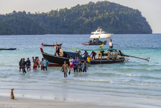 lomadivingkhaolak_05myanmartaxi.jpg