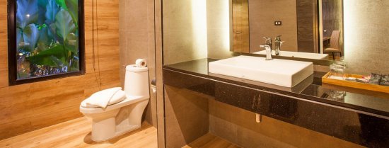 lomadivingkhaolak_15bathroom.jpeg