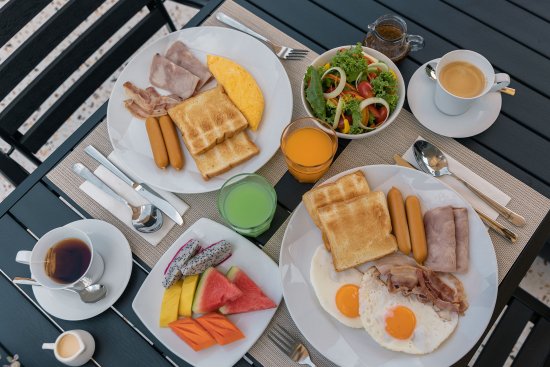 lomadivingkhaolak_17breakfast.jpg